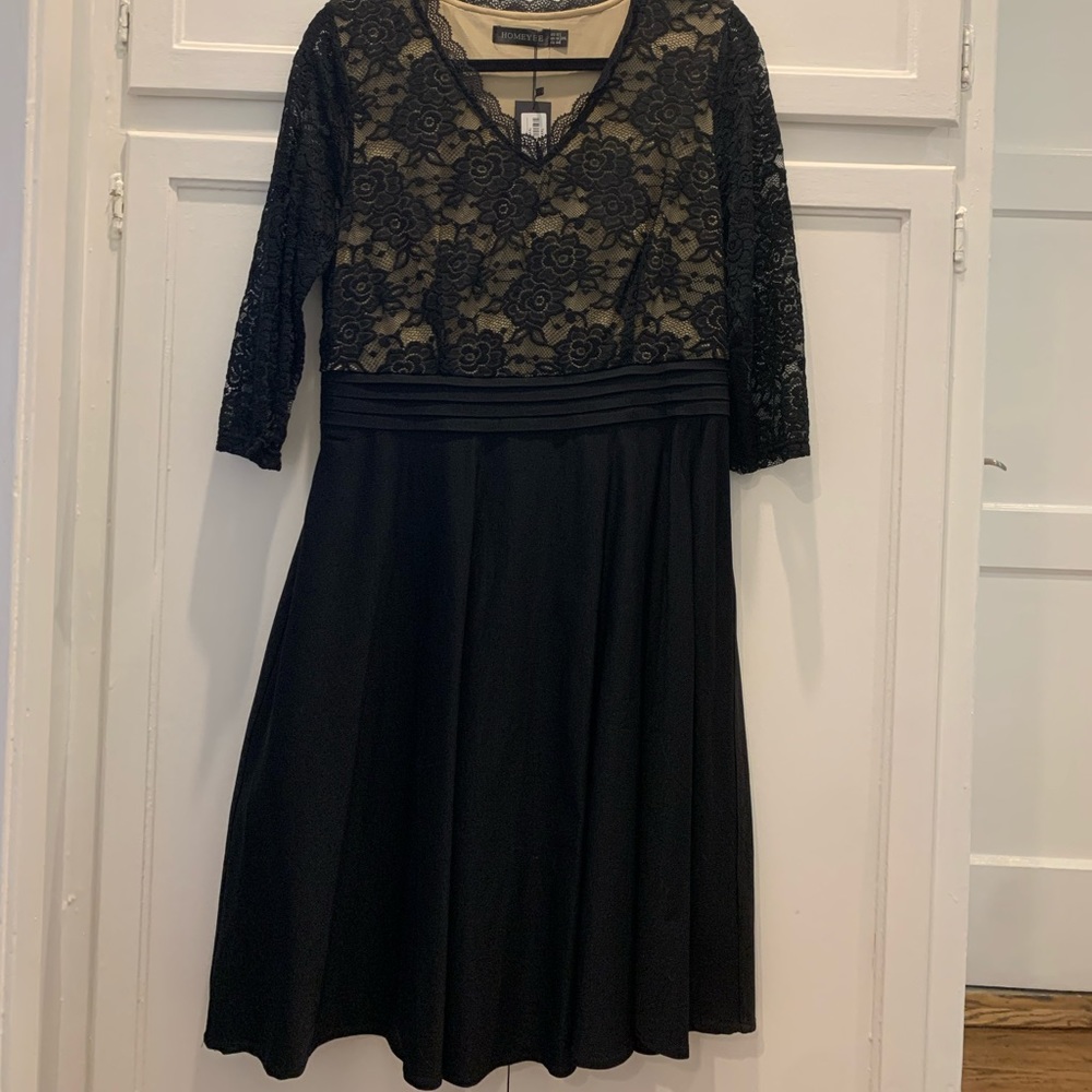 HOMEYEE Women's Chic V-Neck Lace Patchwork Flare Party Dress A062